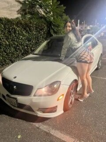 5-star Sacramento Female Escort — soft, juicy outcall with head focus - 1