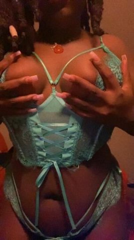 Isis — Submissive princess outcalls (fetish & foot) — Sacramento, CA - 1