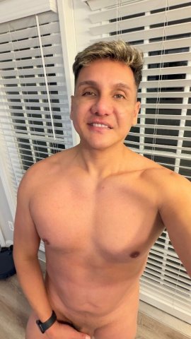 Latino VERS Masseur in Portland, Maine — top or bottom - 1