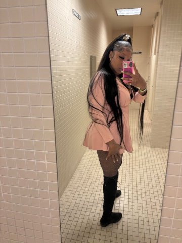 Mami I in town — FaceTime + visiting limited time - 1
