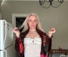 Fargo escorts - Iris (24) — Fargo escort, 5'6” with 32B, EU 39
