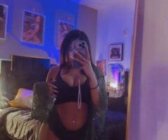 Petite Persian Blue Eyes Escort — massages - Image 2