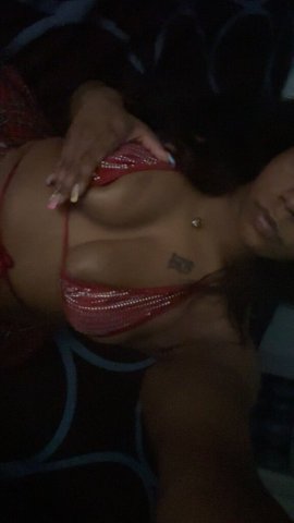 Bronx Female Escort — Juicy offers wet tight pussy & big booty - 1