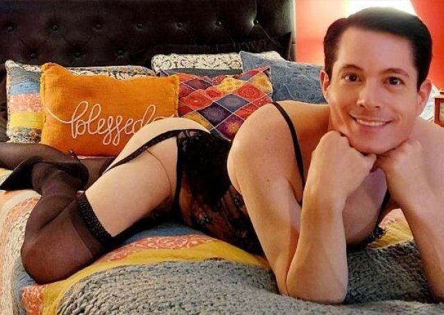 Tampa Oral Bottom — Oral and Full Service, Plus Sensual Massage & Manscaping - 1