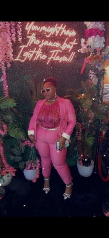 Allentown PA Female Escort — Protected outcalls & sensual car dates - 1
