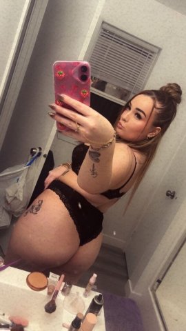 Everett Female Escort — ask about duos & special offers - 1