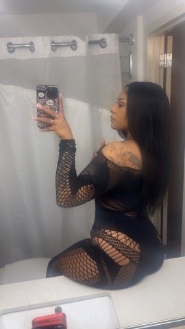 Des Moines Female Escort — Discreet Sweet Treat Experience - 1