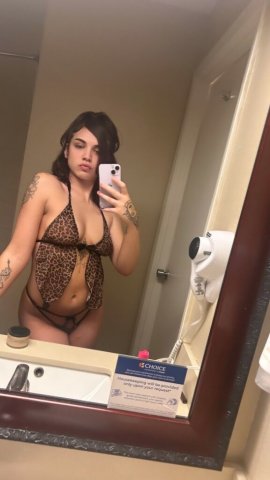 San Francisco 19-Year-Old Escort Girl — Clean Shaved, No Bare - 1
