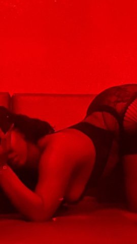 Curvy Afro-Latina Escort (No Bare Services) — Discreet Visit - 1