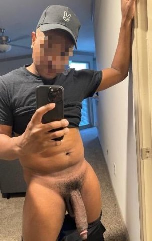 Esteban, sexy, elegant Dominican — private host, deep massage & dick-sucking - 1