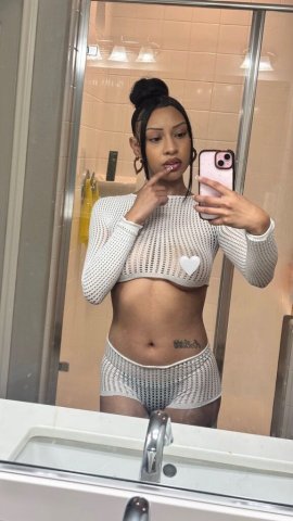New Petite Latina Escort (21) — Discreet Upscale Sessions, Español - 1