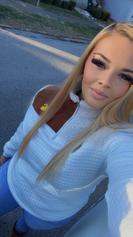 Louisville Incalls at Downtown Hotel — Discreet Female Escort - 1