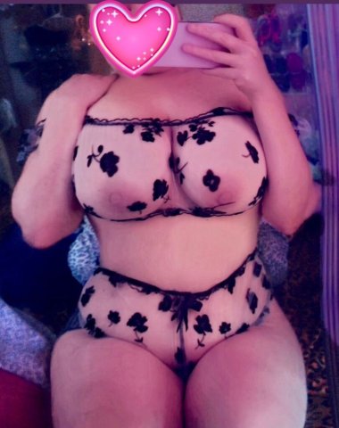 Tyler Incall with Marie — Petite Curvy Escorts - 1