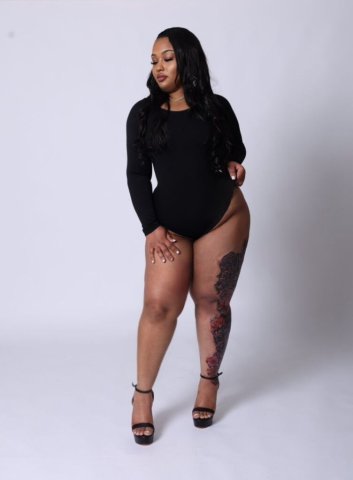 Queens NY Filipina Escort — Soft golden skin, sensuous vibe - 1