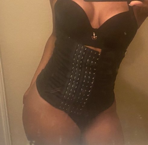 Young Experienced Escort in Denver, CO — Fetish-Friendly Outcalls - 1