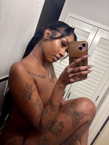 Montgomery Milf Playmate — FaceTime/Google Meet + Massages - 1