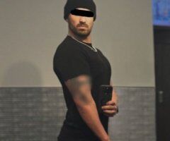 Springfield escorts - Springfield DILF Male Escort — Tattoos, skilled hands, and outcall massages