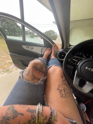 Treasure Coast Weekend Female Escort — $125 rose service - 1