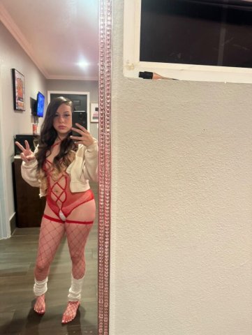 Lea (Petite Latina) — Outcalls in San Mateo + Nearby Areas - 1