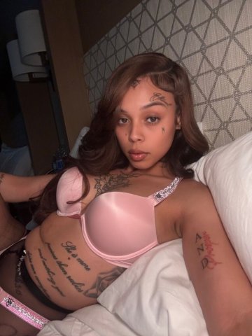 Exotic doll offering Nuru massage, fetish-friendly soles & dinner dates (limited) - 1