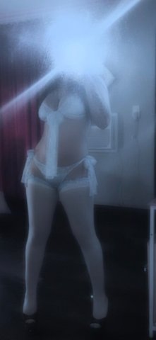 Orange County Female Escort — Salvadorian colored eyes incalls (deposit required) - 1