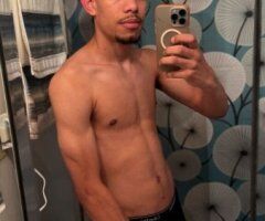 Brooklyn Hotel Straight Top — Younger Colombian Guy (XL) | Full Service - Image 4