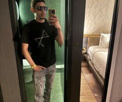 Brooklyn Hotel Straight Top — Younger Colombian Guy (XL) | Full Service - Image 8