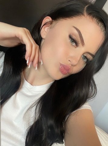 Reign in Oakland/East Bay CA — 2 Girl Special (Cards & Outcalls) — Face Verification - 1