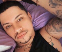 Madison, WI Boyfriend Experience Host or Travel (Discreet, Español) - Image 11