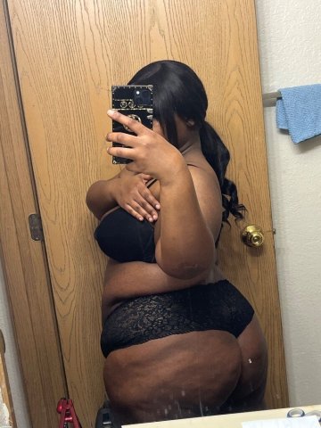 Thick & Petite Escort (4'11"–5') — Donation & UBER/Lyft Only - 1