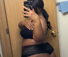 Minneapolis / St. Paul escorts - Thick & Petite Escort (4'11"–5') — Donation & UBER/Lyft Only