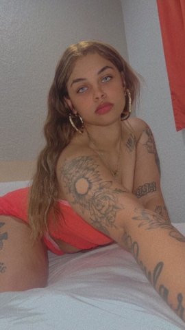 Pretty Face Slim Waist — One-Night In Sacramento - 1