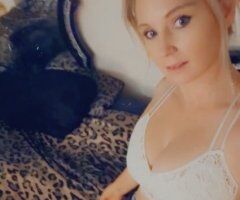 Mendocino escorts - Mendocino Female Escort — Threeesomes + Trans Bestie, Content Bundle