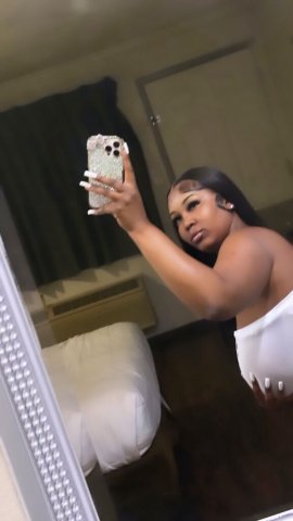 21-Year-Old Thick Upscale Goddess in Palmdale — Ready Now - 1