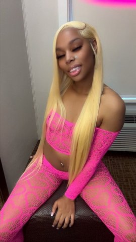 St. Louis Female Escort — Tight Pretty Pink Kitty, Deep Throat - 1
