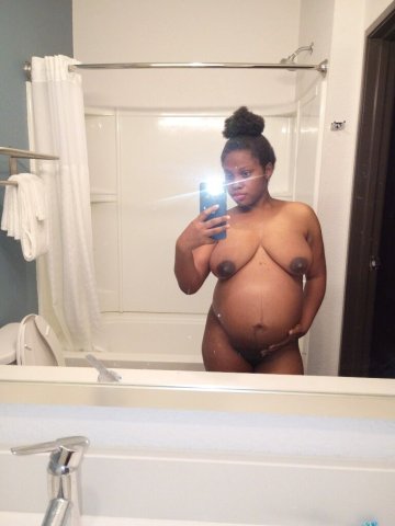 Jacksonville Female Escort — outcalls only, men 40+ - 1