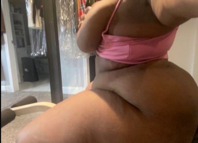 High Point NC Submissive Female Escort — Discreet Sensual Service - 1