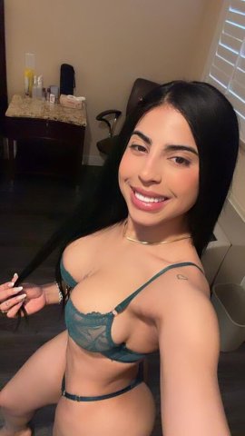 Latina caliente en Fort Worth — escort discreta con masaje erótico - 1