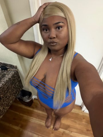 Bella Rosie — Long Beach Female Escort (Incall/Outcall) - 1