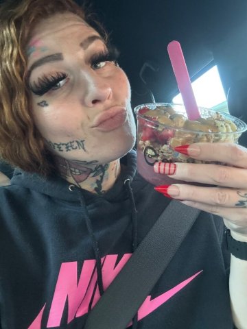 Cedar Rapids Female Escort — touring professional, IG/Twitter posts all day - 1
