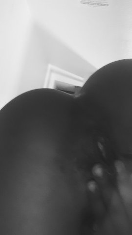 Cleveland Female Escort — appointments & ride-in services - 1