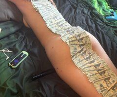 Head Queen — 22, Professional Female Escort in Buffalo - Image 8