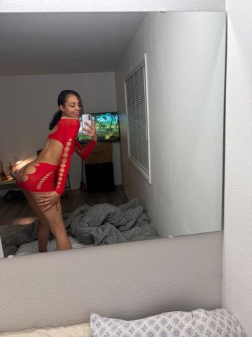 Seattle, Washington Creamy Lightskin Goddess — Outcalls/Incalls (Petite) - 1