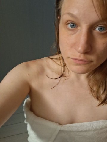 Petite & discreet female escort — incalls and outcalls (Cleveland) - 1