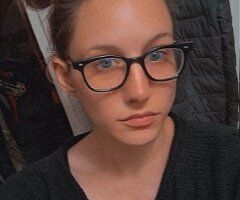 Petite & discreet female escort — incalls and outcalls (Cleveland) - Image 2