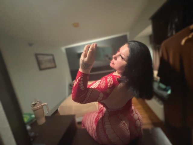 Zoey — Thick PAWG Female Escort in Virginia Beach (Cash Only) - 1