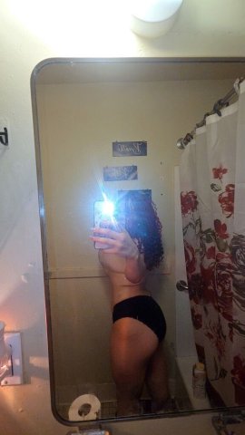 Manhattan, New York Virgin Tight Pussy In-Call Escort - 1
