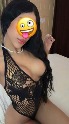 Farina (23) — Venezolana Female Escort en Denver, Incall y Outcall - 1