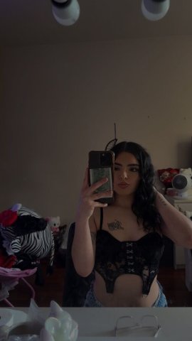 Sacramento CA 23-Year-Old Ari Papi — Outcall & Video Call Verification - 1