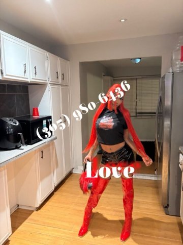 Cincinnati Female Escort — In-call hourly appointments (petite, no deposit required) - 1